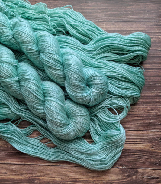 Echeveau Lyl Sunshine Tencel Merino – Fingering – Coloris Verre de Mer
