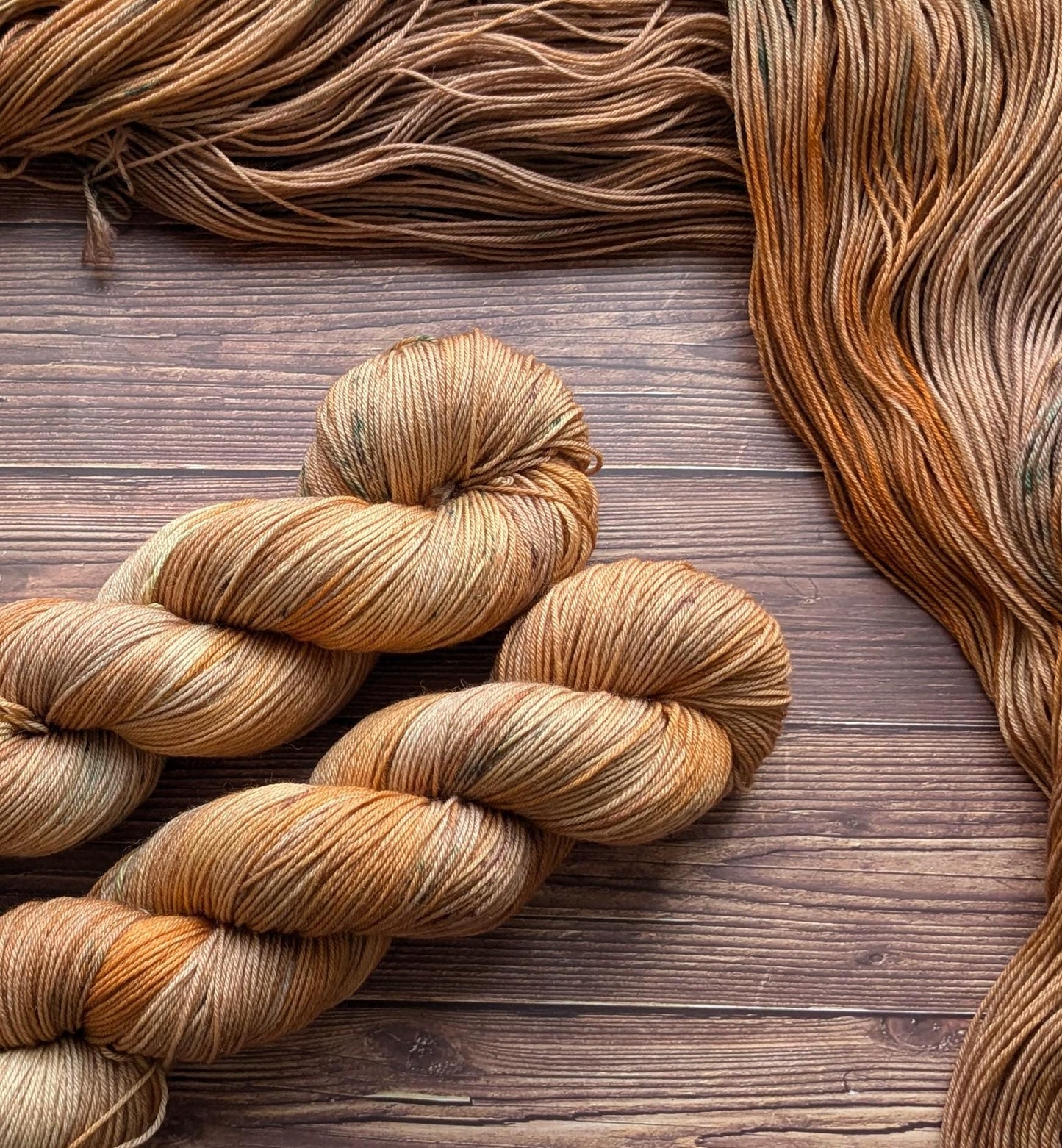 Echeveau Lyl Sock mérinos superwash nylon – Fingering – Coloris Cannelle et Mandarine