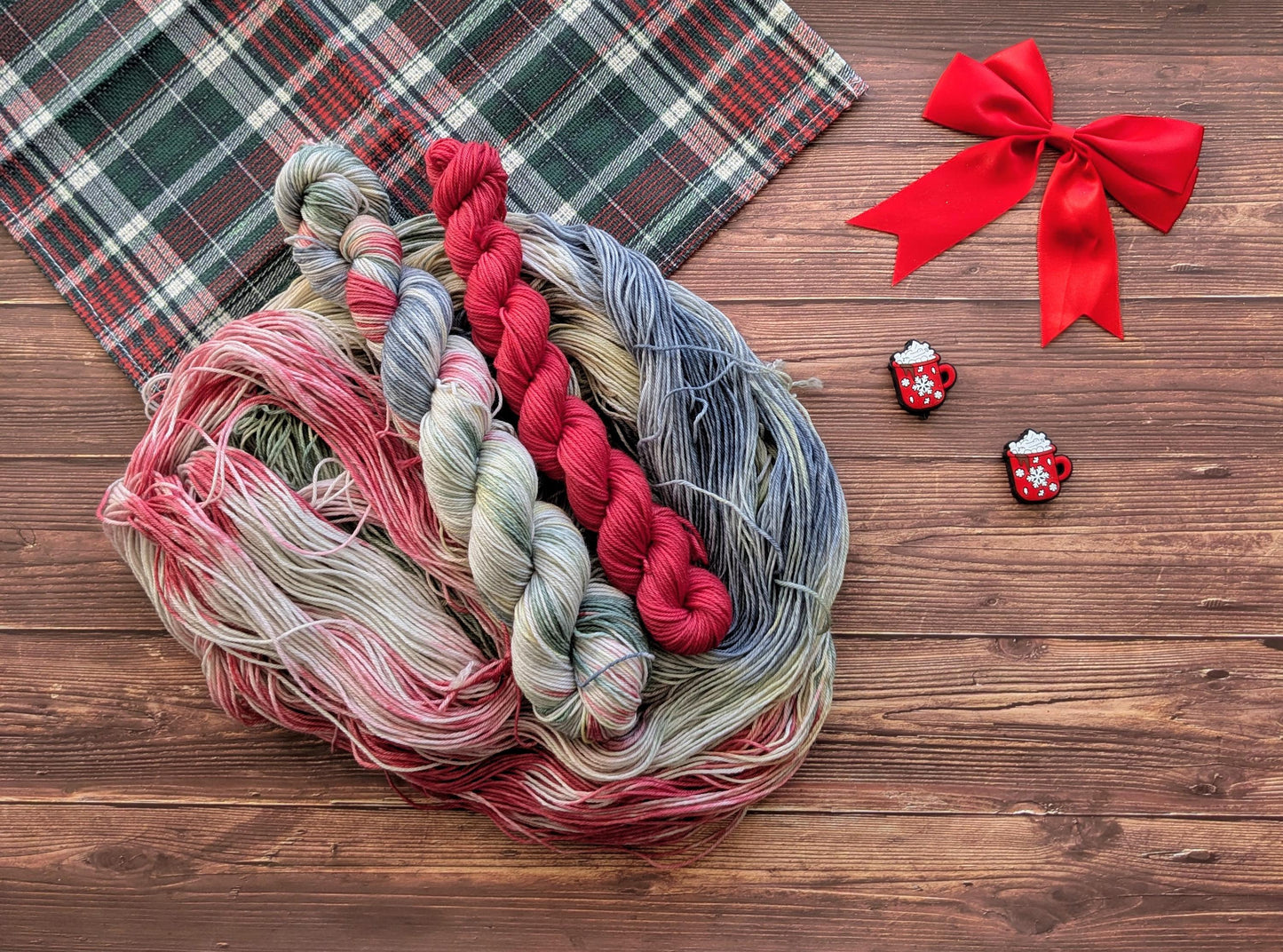 Echeveaux Le tour du monde Lylysurunfil - Kit chaussettes - Le train de Noël