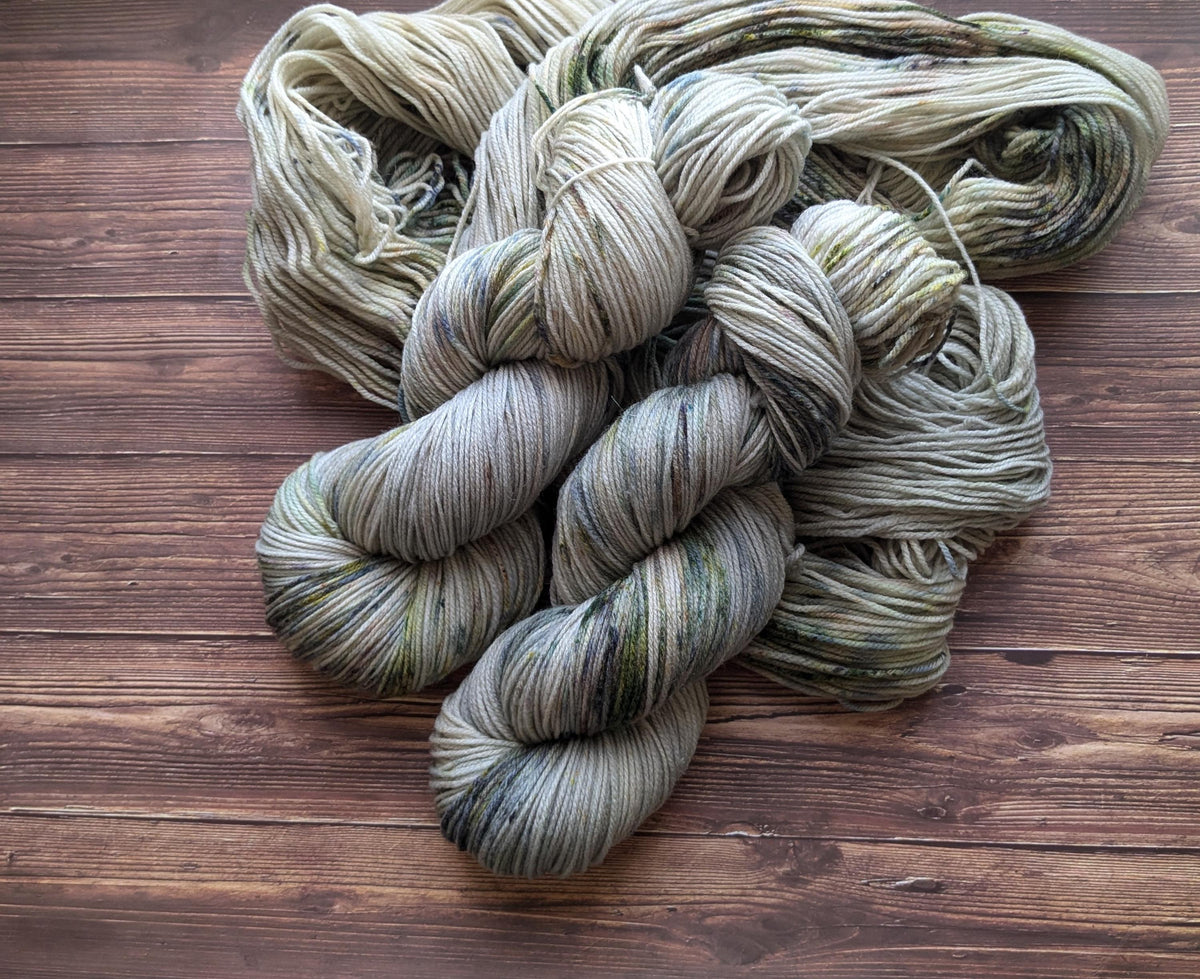 Echeveau Lyl Frenchy mérinos d'arles NSW – Fingering – Coloris Sassenach