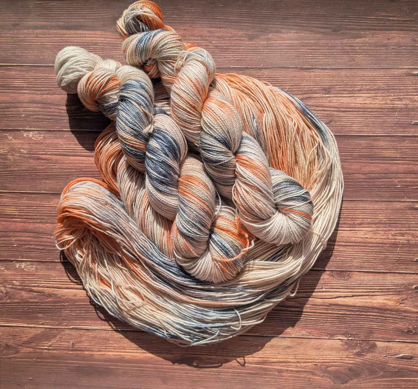 Echeveau Lyl Bling merinos superwash nylon stellina – Fingering – Coloris Juin - Le Phare