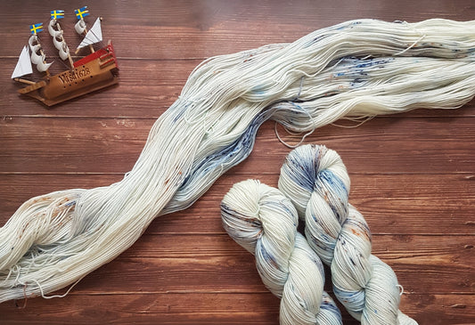 Echeveau Lyl Sock mérinos superwash nylon – Fingering – Coloris voguer sur les mers