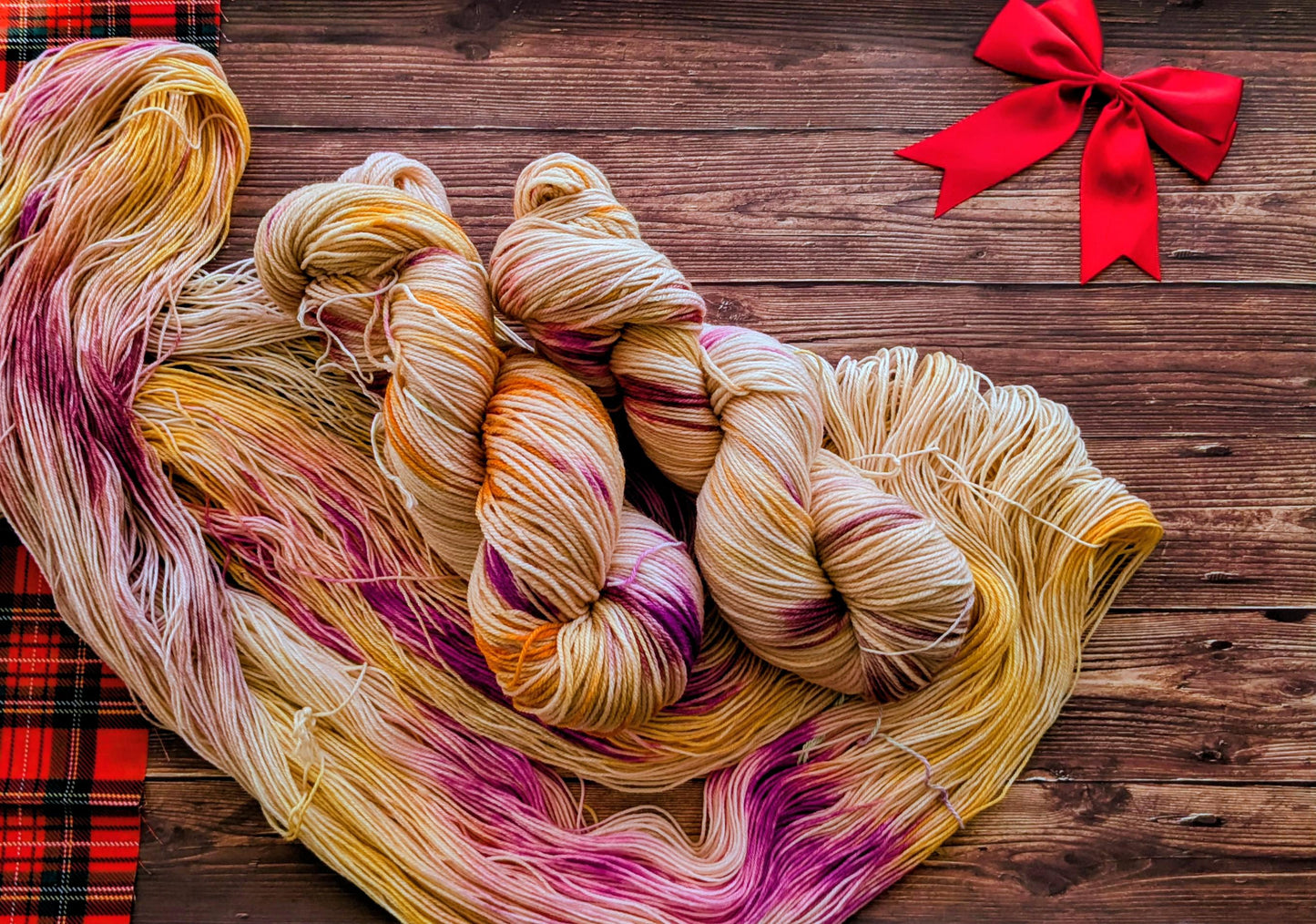 Echeveaux Le tour du monde Lylysurunfil - Lyl Frenchy mérinos d'arles NSW – Fingering - Décembre - Bûche de Noël