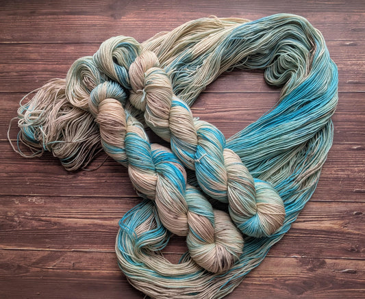 Echeveau Lyl Sock mérinos superwash nylon – Fingering – Coloris Les pieds dans le sable