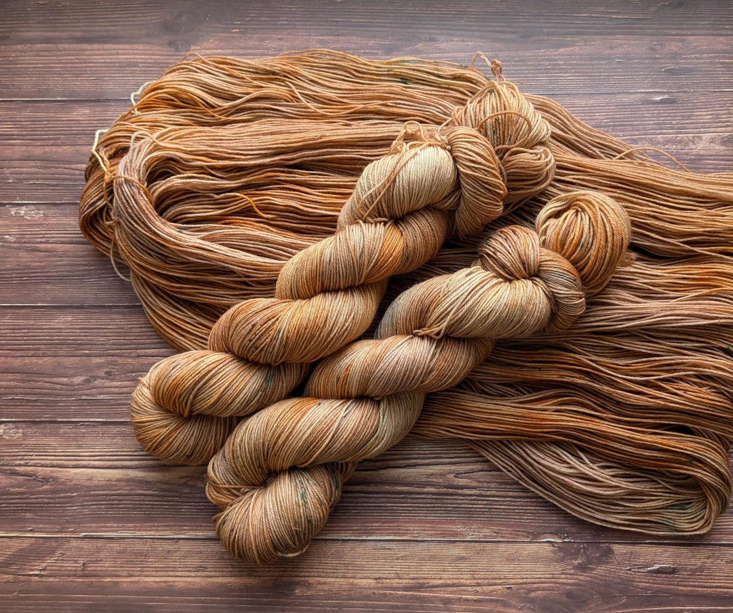 Echeveau Lyl Sock mérinos superwash nylon – Fingering – Coloris Cannelle et Mandarine