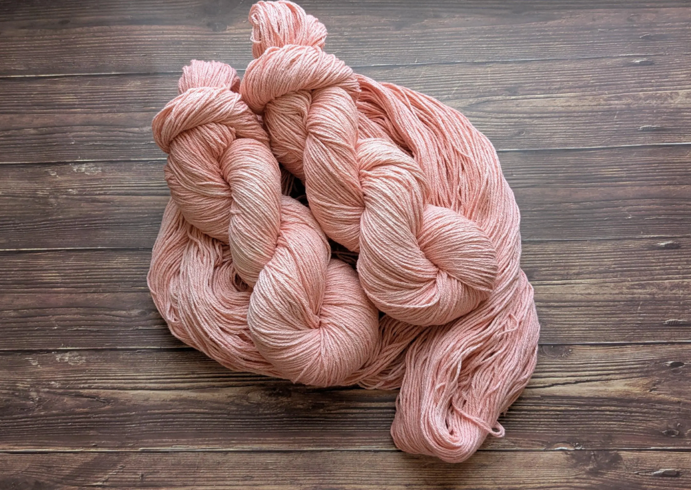 Echeveau Lyl Natural Silk bourette de soie - Fingering - Coloris Pamplemousse