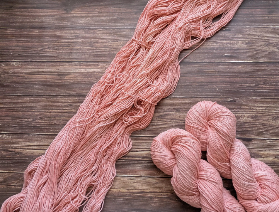 Echeveau Lyl Natural Silk bourette de soie - Fingering - Coloris Pamplemousse
