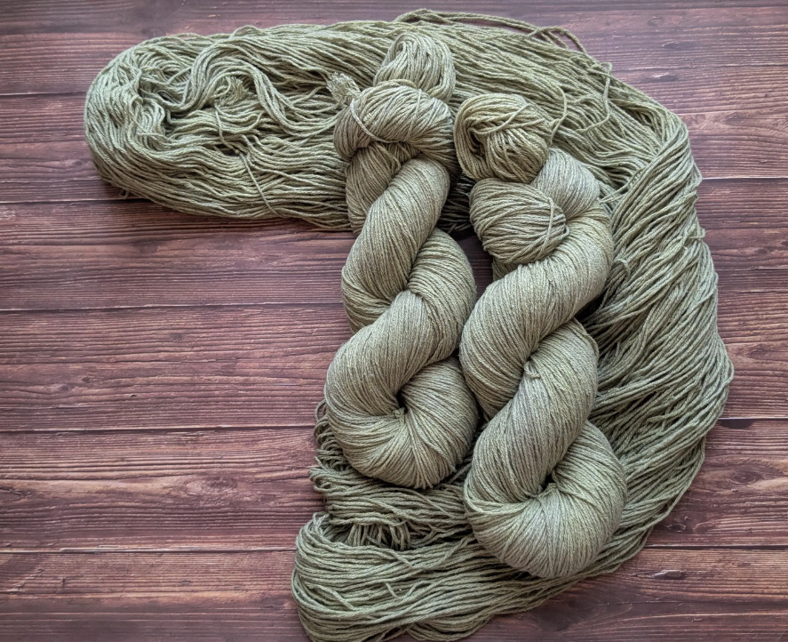 Echeveau Lyl Natural Silk bourette de soie - Fingering - Coloris Military