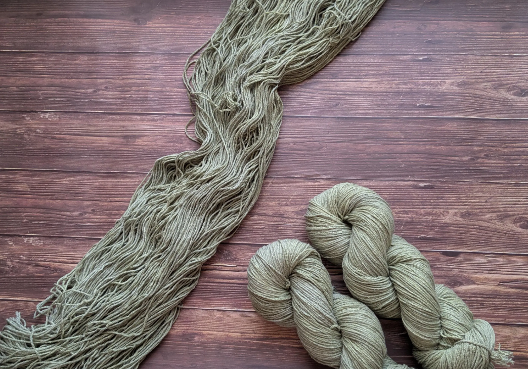 Echeveau Lyl Natural Silk bourette de soie - Fingering - Coloris Military