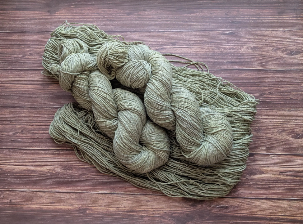 Echeveau Lyl Natural Silk bourette de soie - Fingering - Coloris Military