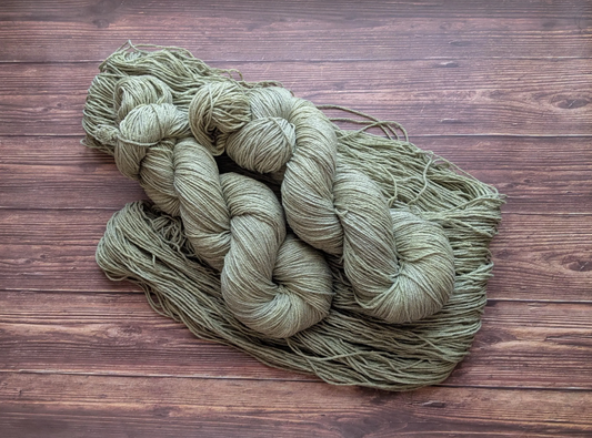 Echeveau Lyl Natural Silk bourette de soie - Fingering - Coloris Military
