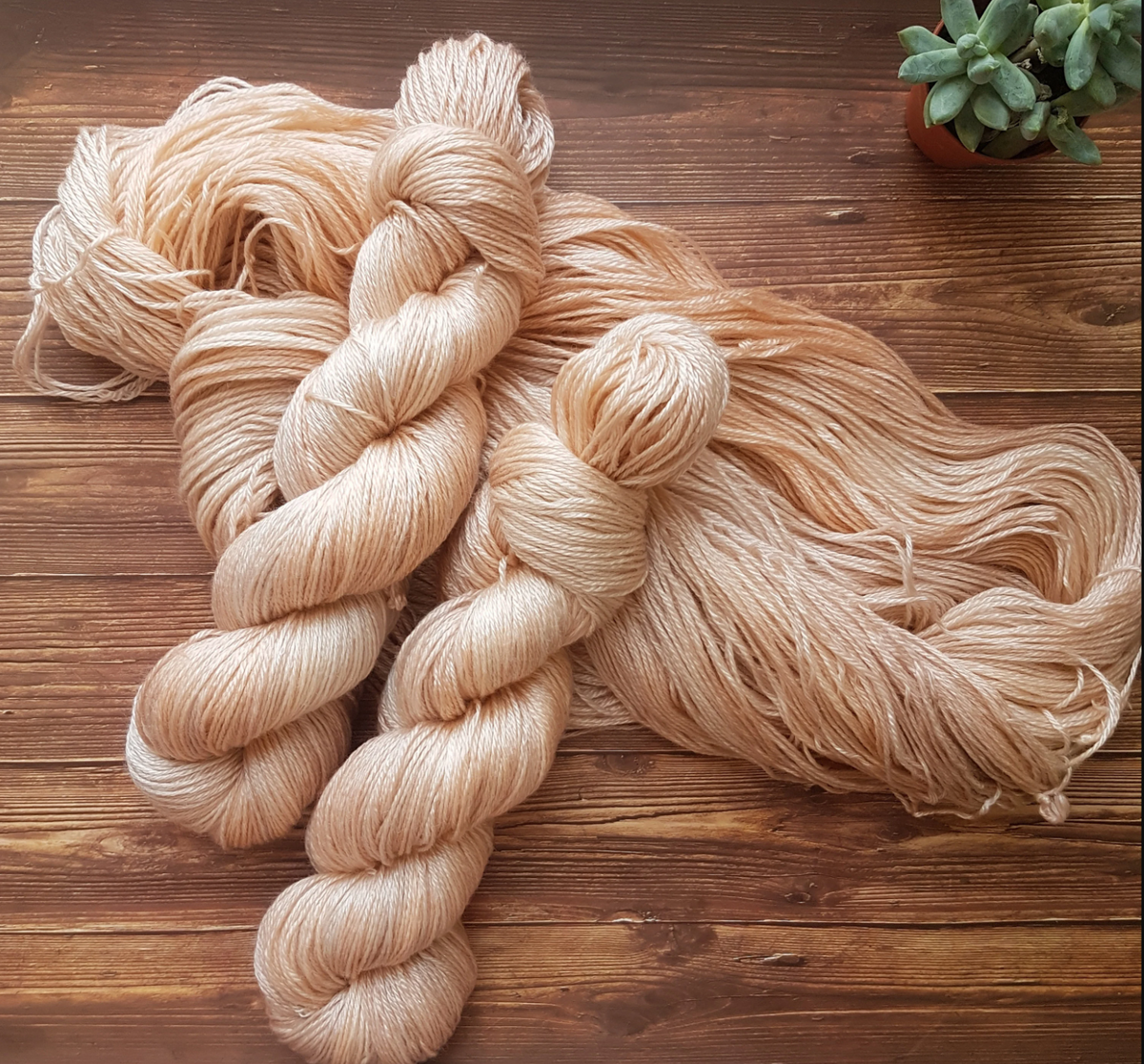 Echeveau Lyl Sunshine Tencel Merino – Fingering – Coloris Rose des sables