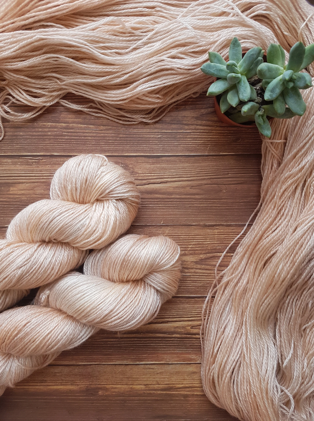 Echeveau Lyl Sunshine Tencel Merino – Fingering – Coloris Rose des sables