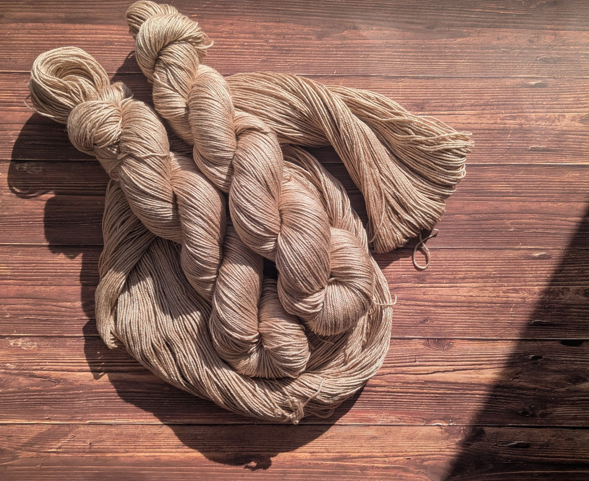 Echeveaux Lyl Camel Silk - Soie Bébé Chameau - Fingering non teint