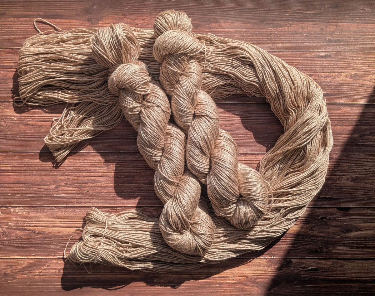 Echeveaux Lyl Camel Silk - Soie Bébé Chameau - Fingering non teint