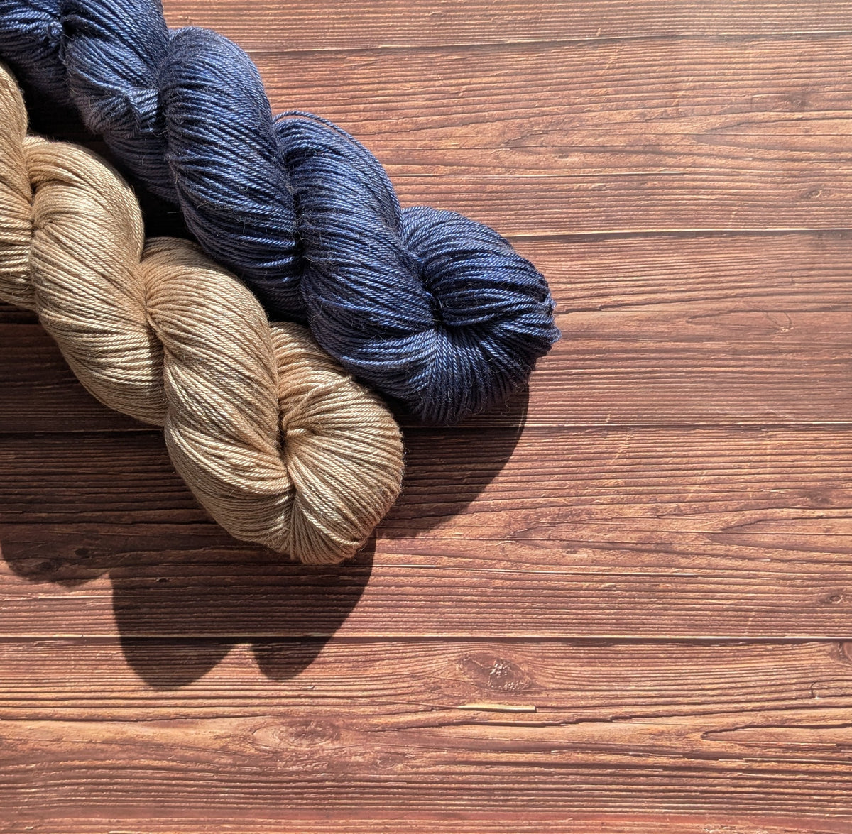 Echeveaux Lyl Camel Silk - Soie Bébé Chameau - Fingering coloris Hisseo Matelot