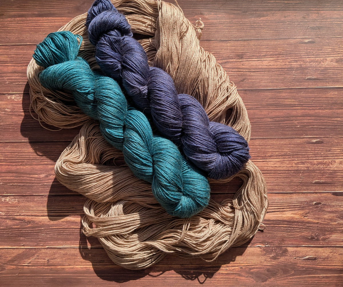 Echeveaux Lyl Camel Silk - Soie Bébé Chameau - Fingering coloris Plume de Paon