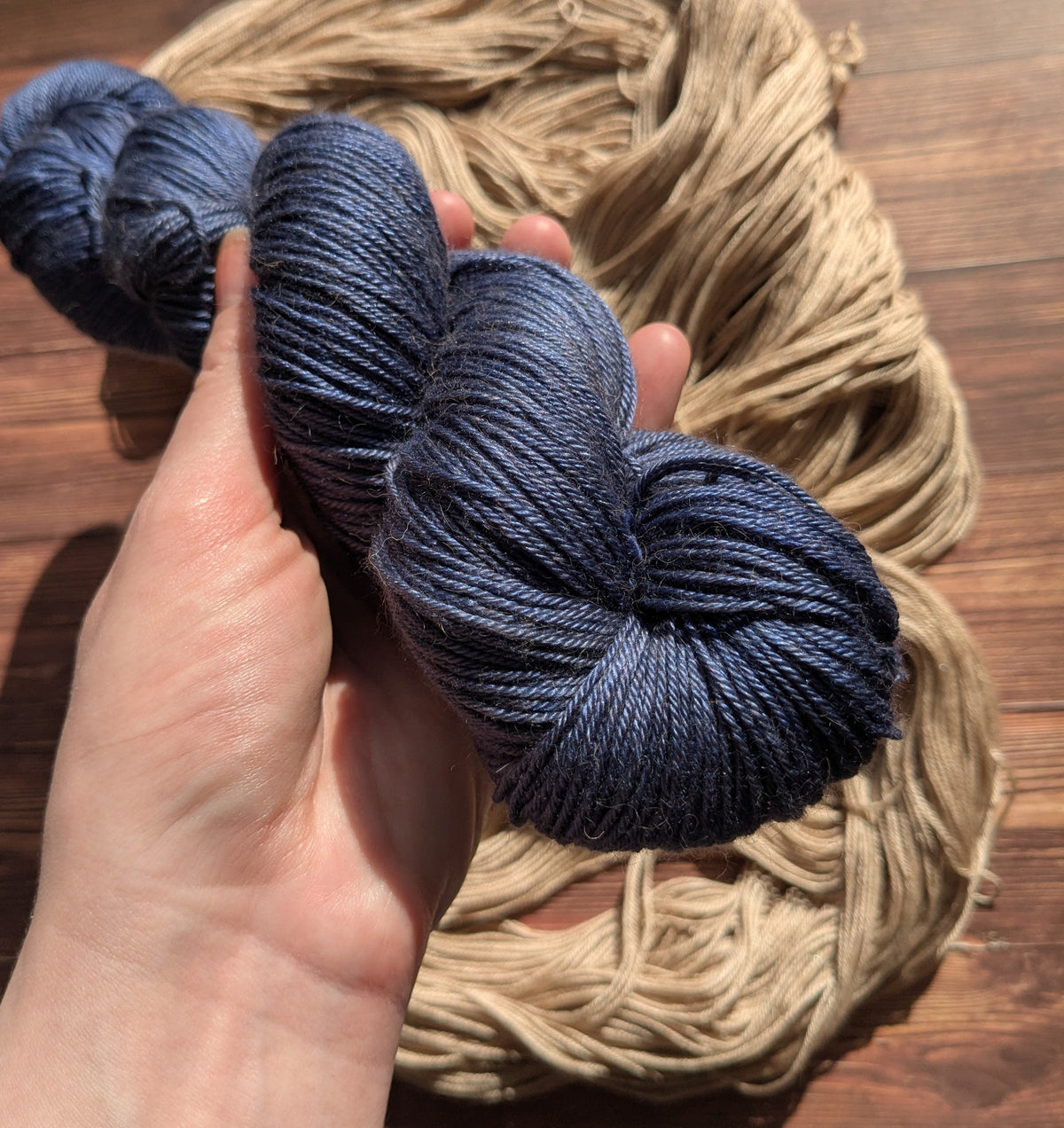 Echeveaux Lyl Camel Silk - Soie Bébé Chameau - Fingering coloris Hisseo Matelot