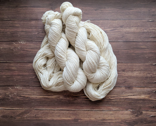 Echeveau Lyl Natural Silk bourette de soie - Fingering - Coloris Non teint