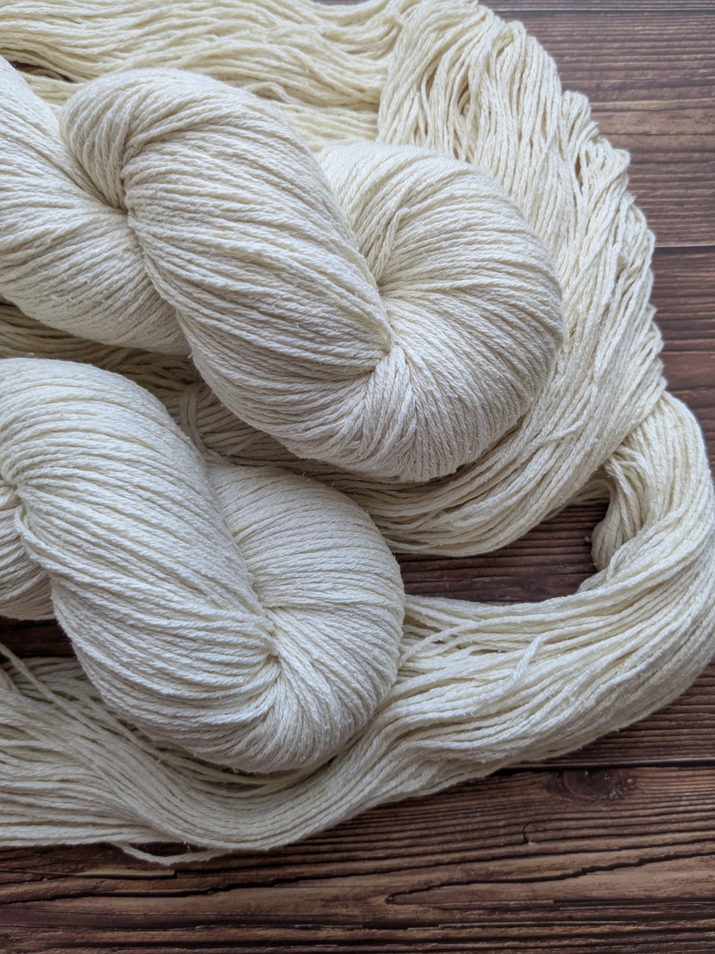 Echeveau Lyl Natural Silk bourette de soie - Fingering - Coloris Non teint