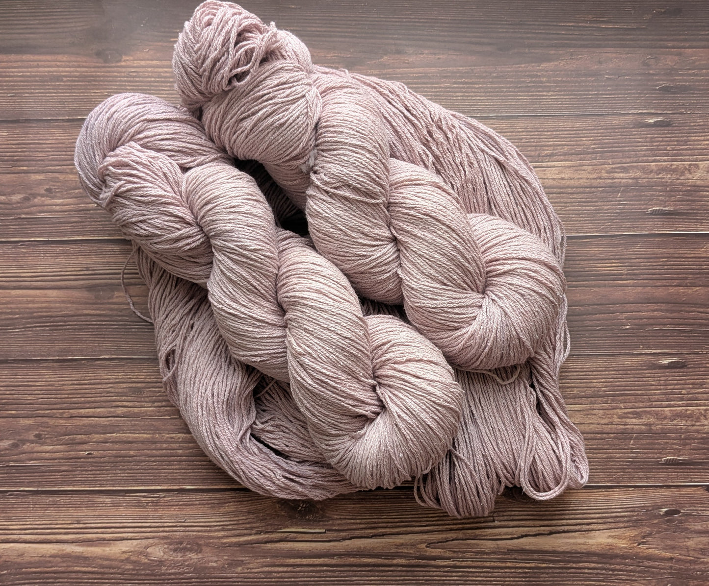 Echeveau Lyl Natural Silk bourette de soie - Fingering - Coloris Rose des bois
