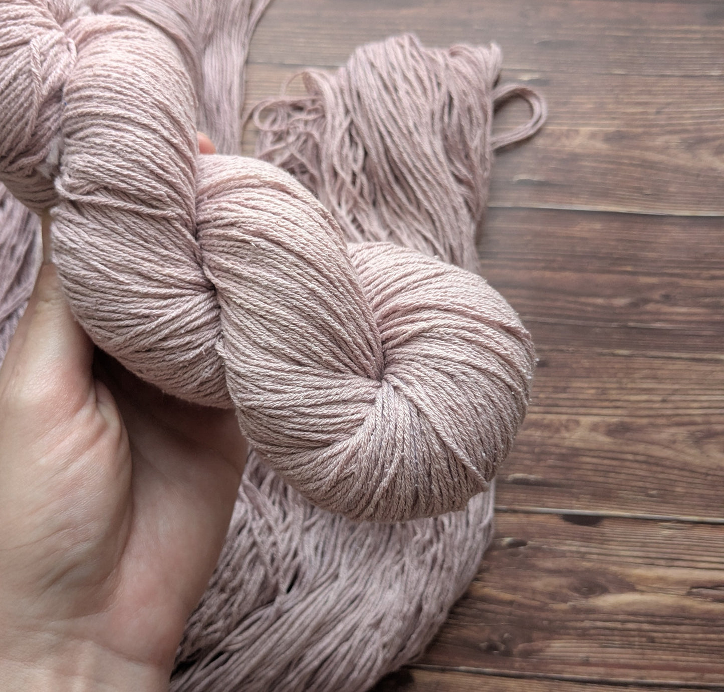 Echeveau Lyl Natural Silk bourette de soie - Fingering - Coloris Rose des bois