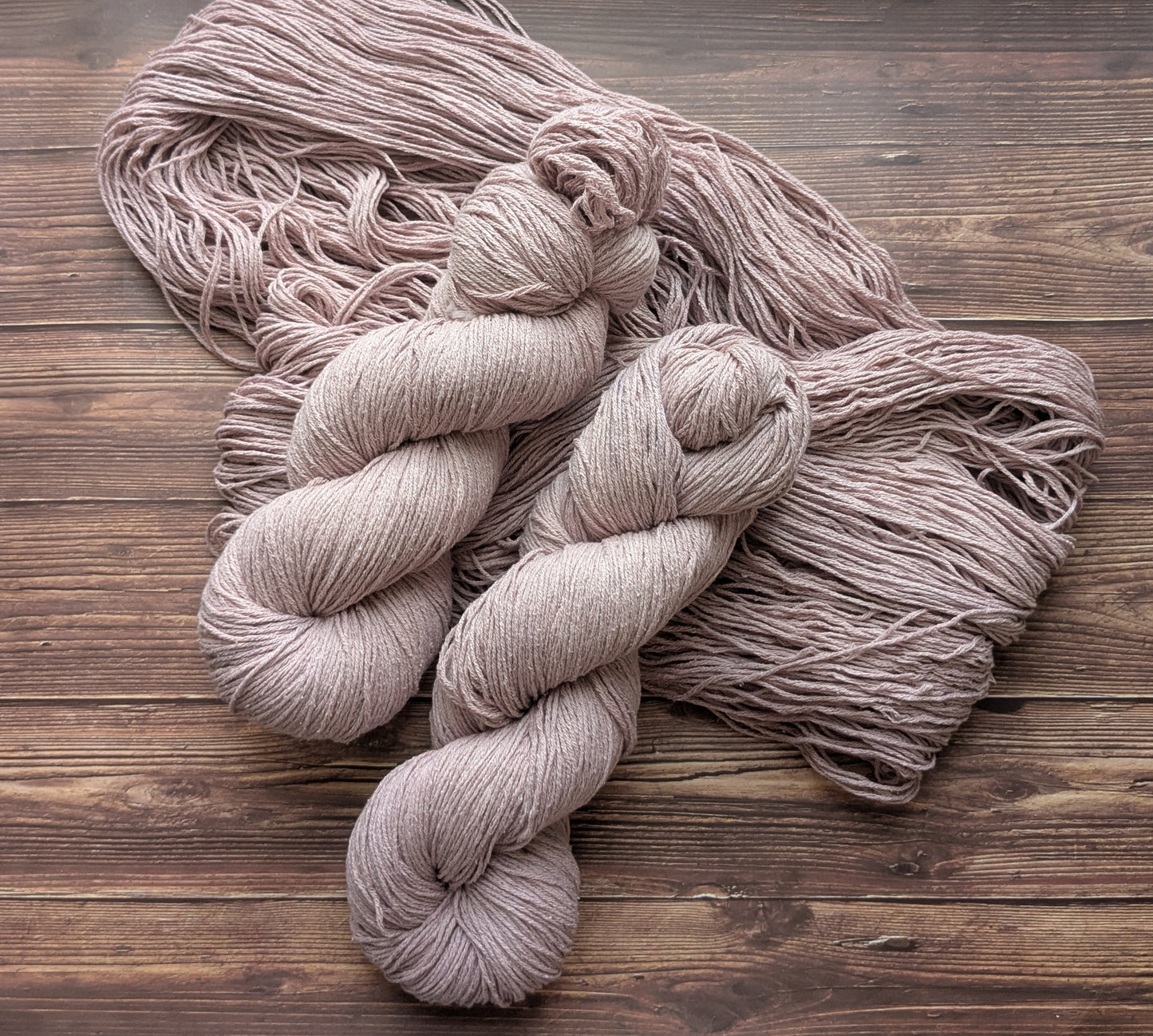 Echeveau Lyl Natural Silk bourette de soie - Fingering - Coloris Rose des bois
