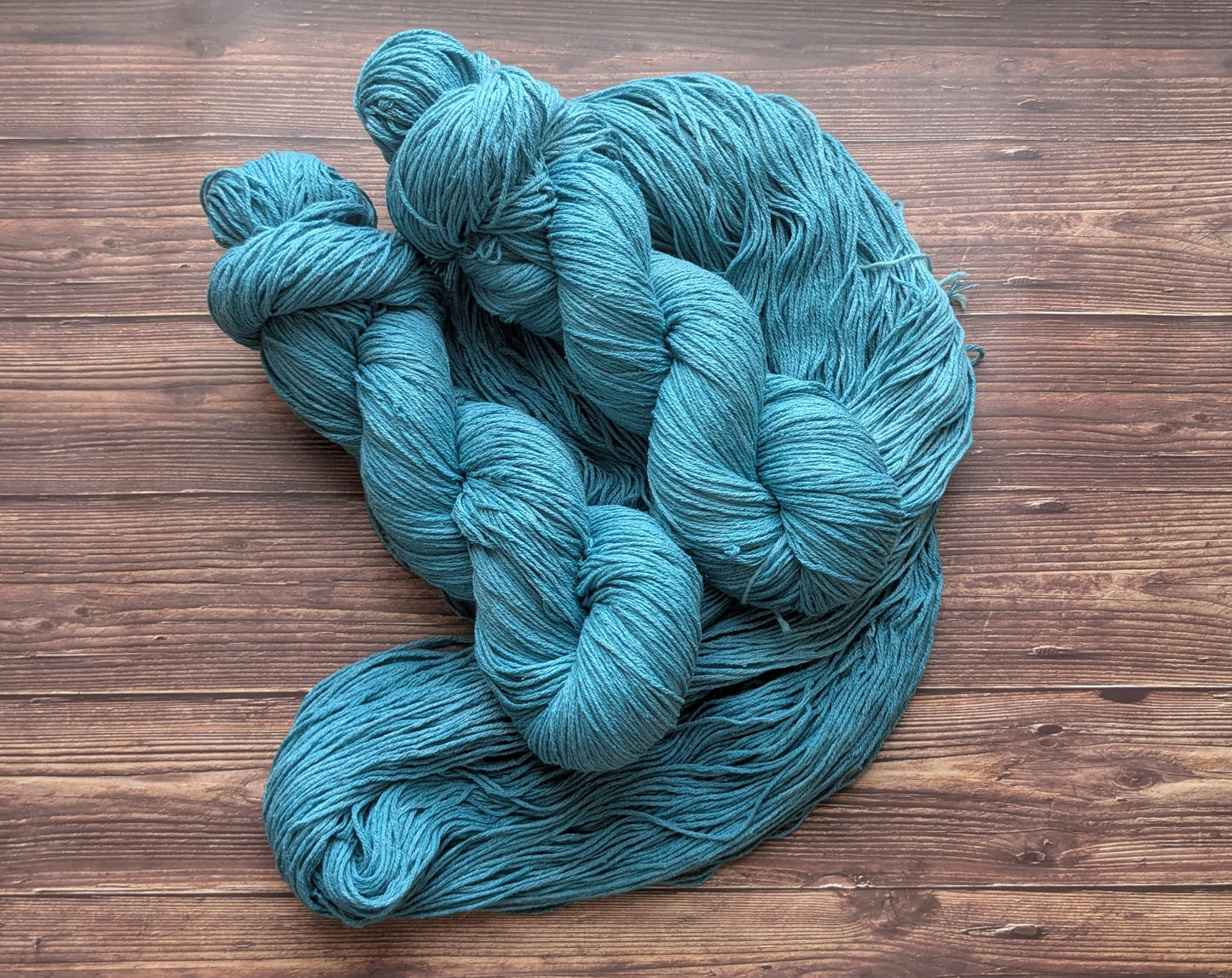 Echeveau Lyl Natural Silk bourette de soie - Fingering - Coloris Plumes de Paon