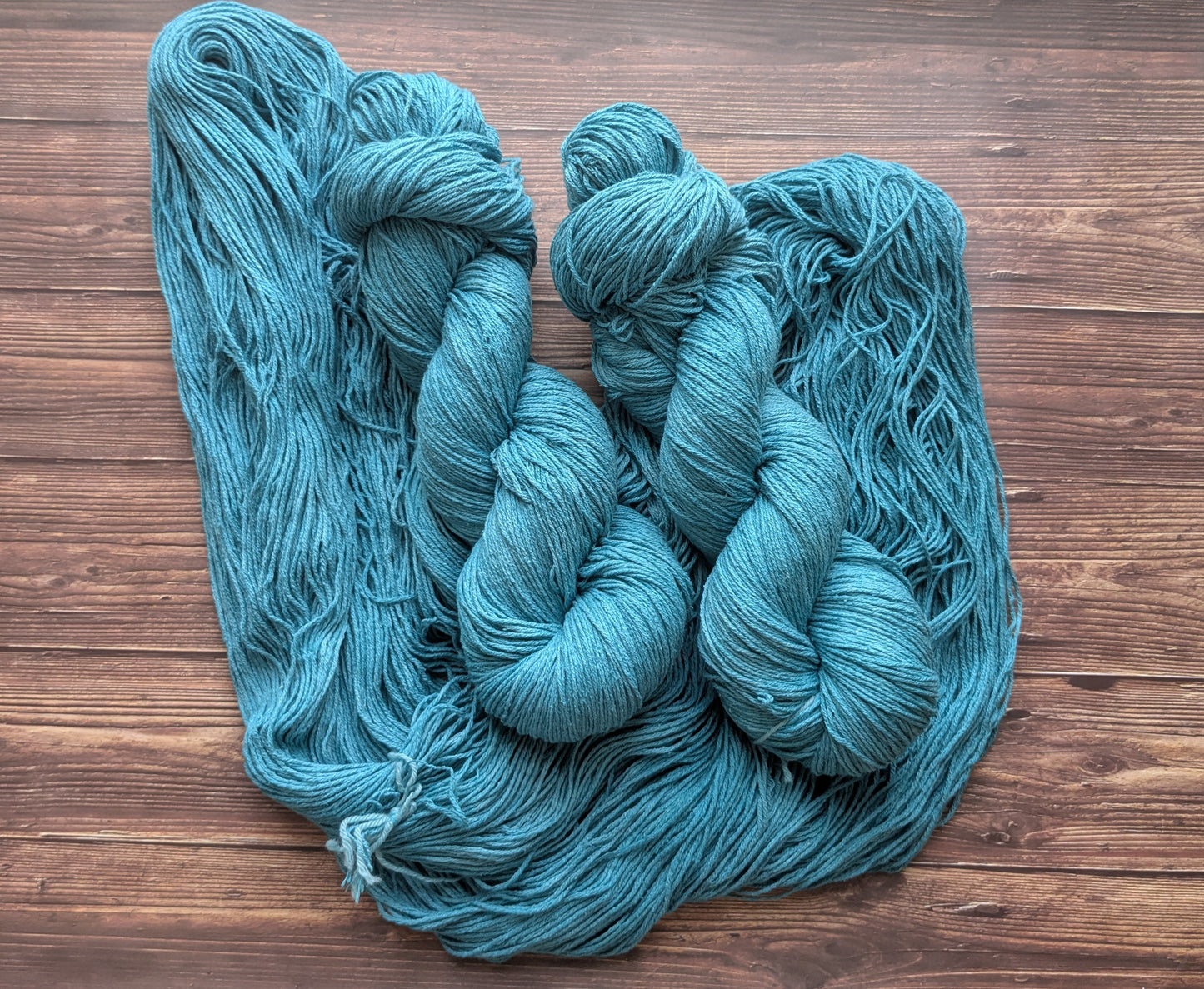 Echeveau Lyl Natural Silk bourette de soie - Fingering - Coloris Plumes de Paon