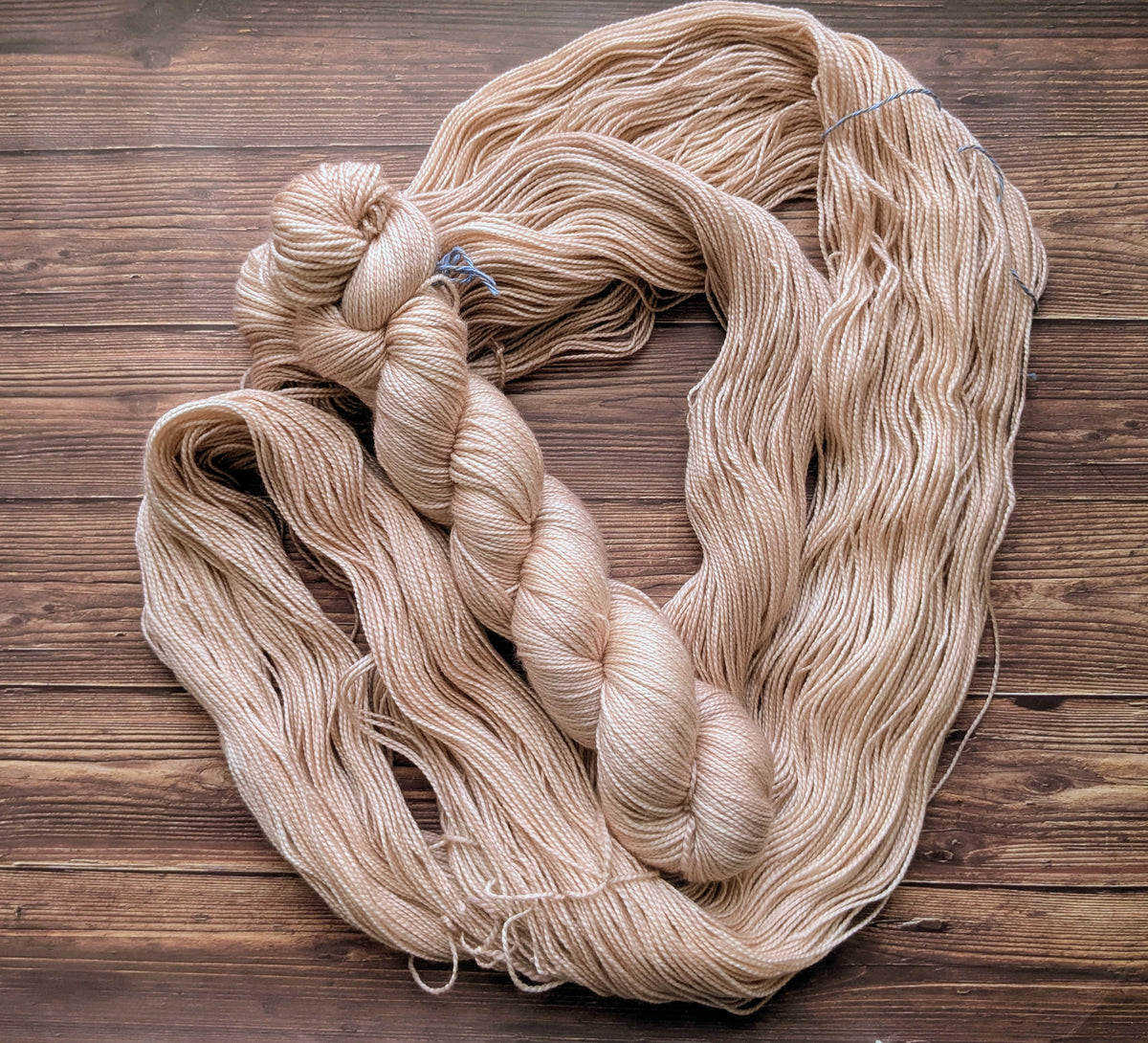 Echeveaux Lyl Merinos Silk - Merinos Soie - Fingering - Coloris Rose des Sables