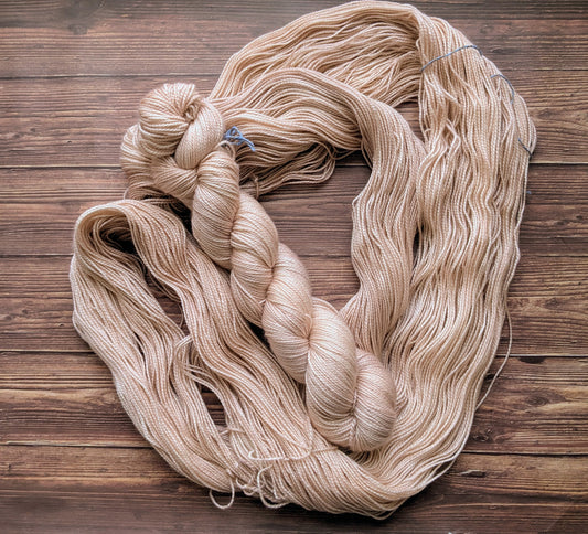 Echeveaux Lyl Merinos Silk - Merinos Soie - Fingering - Coloris Rose des Sables