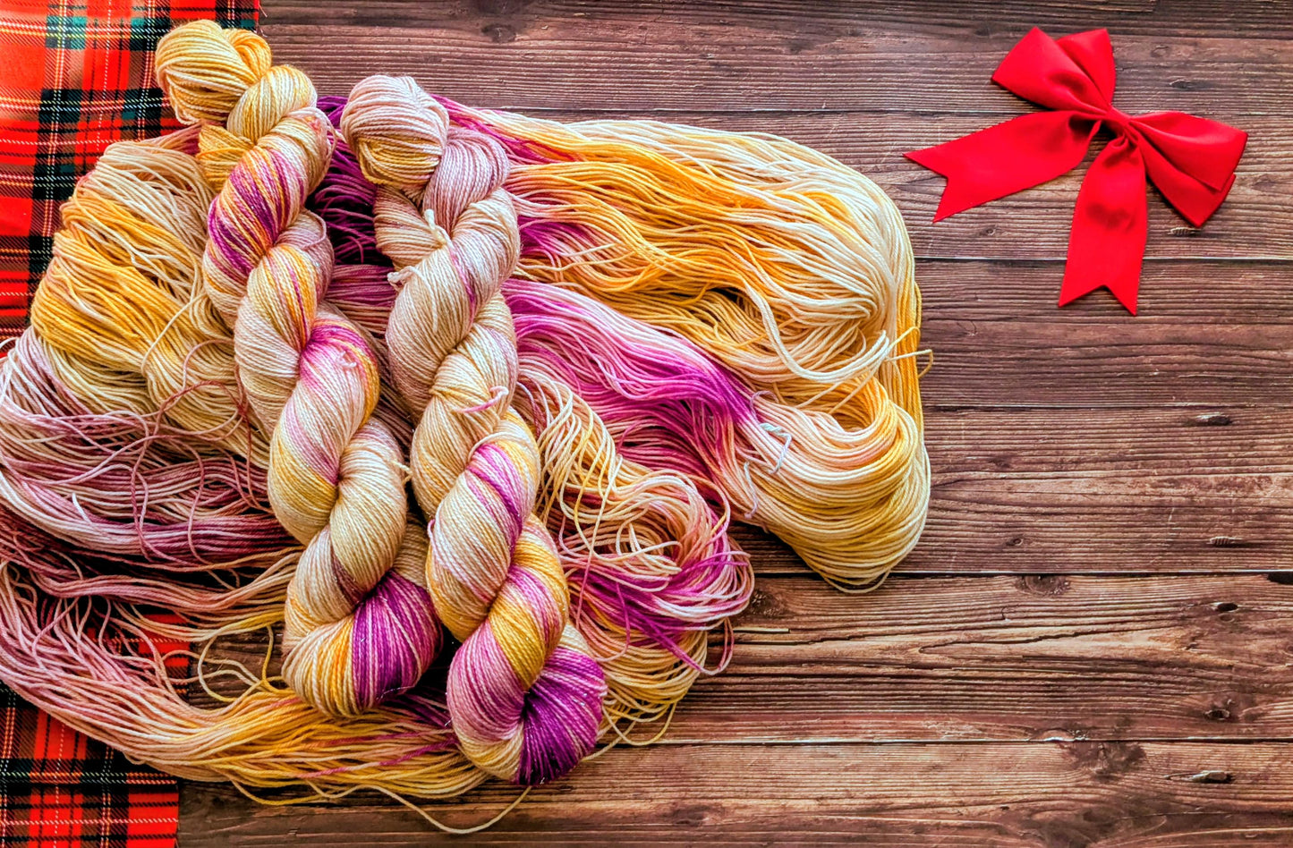 Echeveau Lyl Bling merinos superwash nylon stellina – Fingering – Coloris Décembre - Bûche de Noël