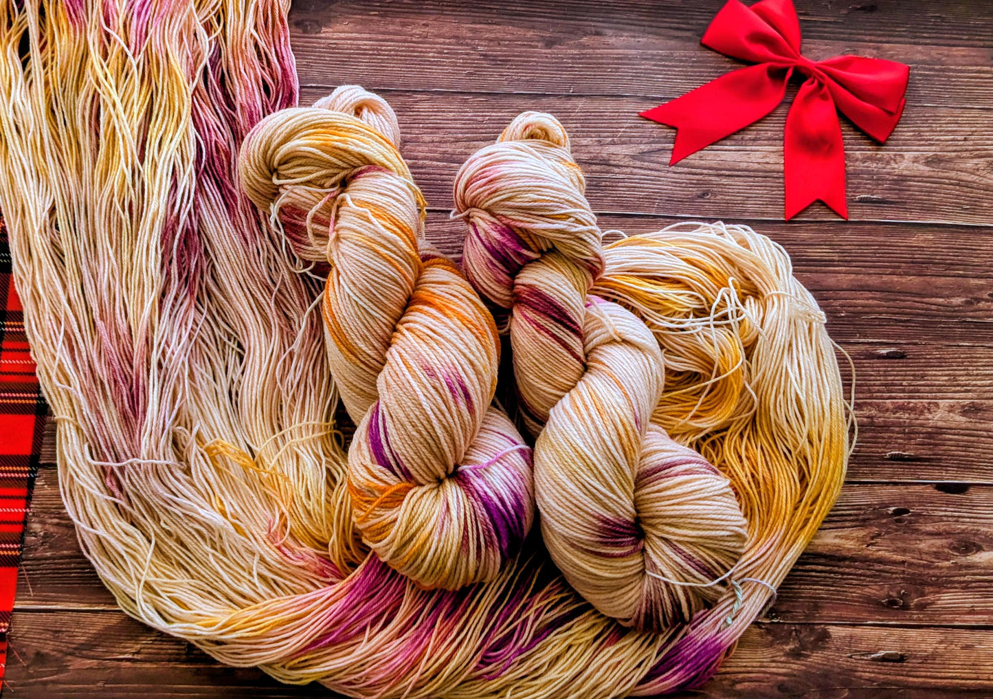 Echeveaux Le tour du monde Lylysurunfil - Lyl Frenchy mérinos d'arles NSW – Fingering - Décembre - Bûche de Noël