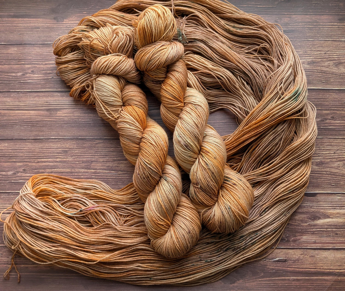 Echeveau Lyl Sock mérinos superwash nylon – Fingering – Coloris Cannelle et Mandarine