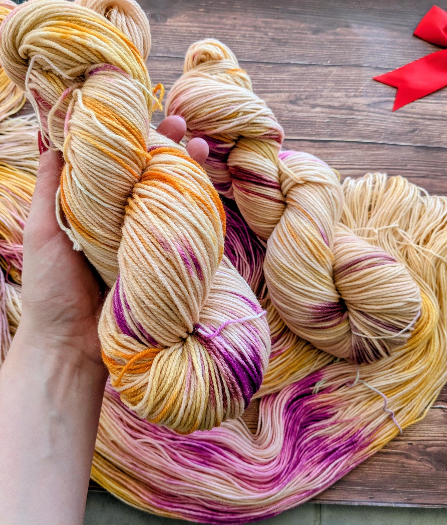 Echeveaux Le tour du monde Lylysurunfil - Lyl Frenchy mérinos d'arles NSW – Fingering - Décembre - Bûche de Noël