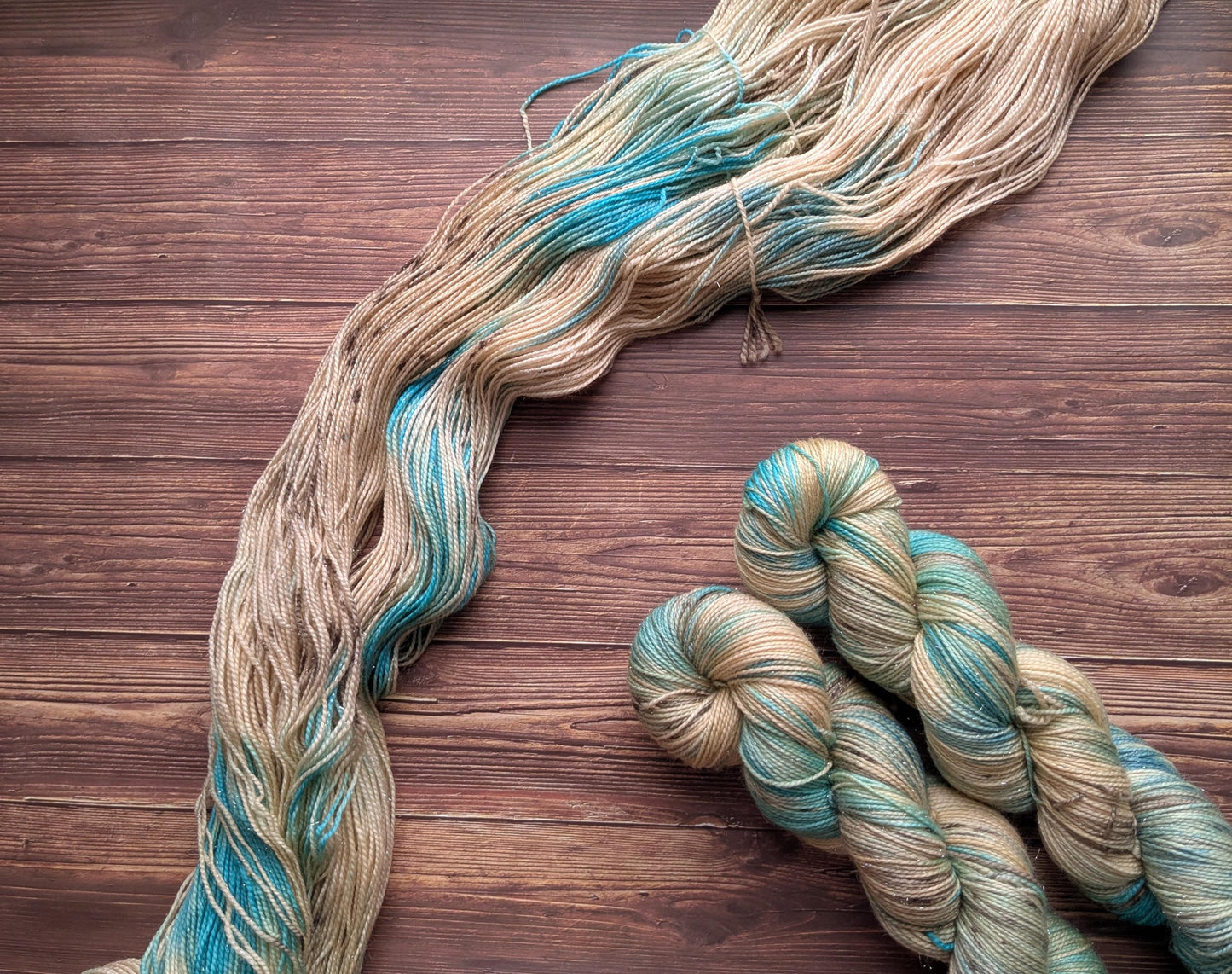 Echeveau Lyl Bling merinos superwash nylon stellina – Fingering Sock – Coloris Les pieds dans le sable