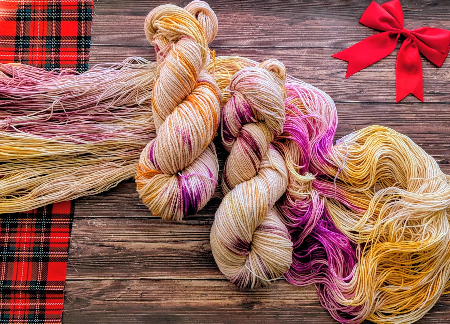 Echeveaux Le tour du monde Lylysurunfil - Lyl Frenchy mérinos d'arles NSW – Fingering - Décembre - Bûche de Noël