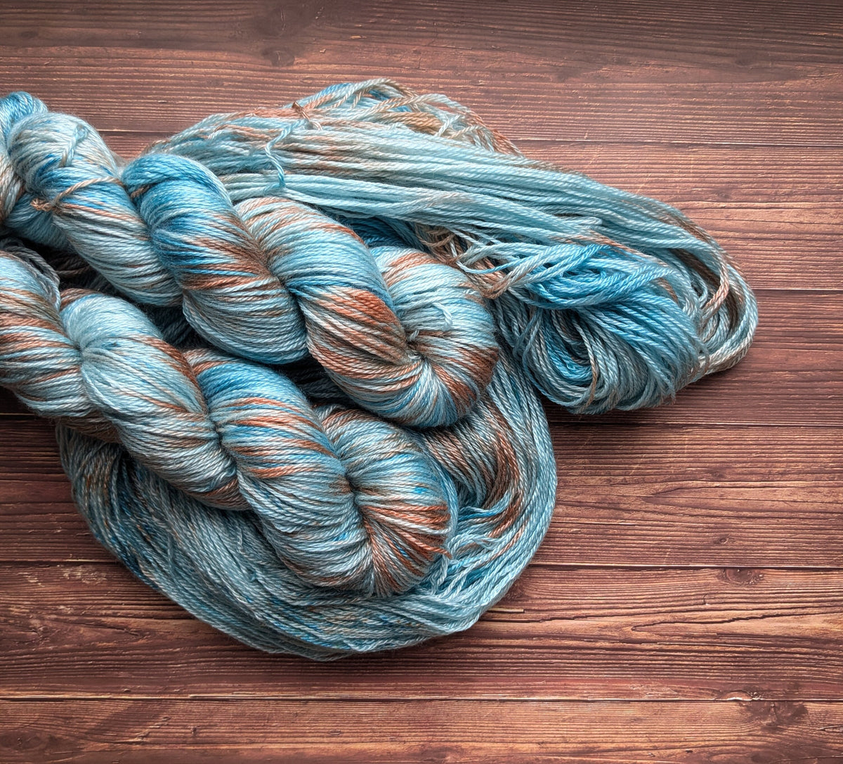 Echeveau Lyl Sunshine Tencel Merino – Fingering – Coloris Entre terre et mer
