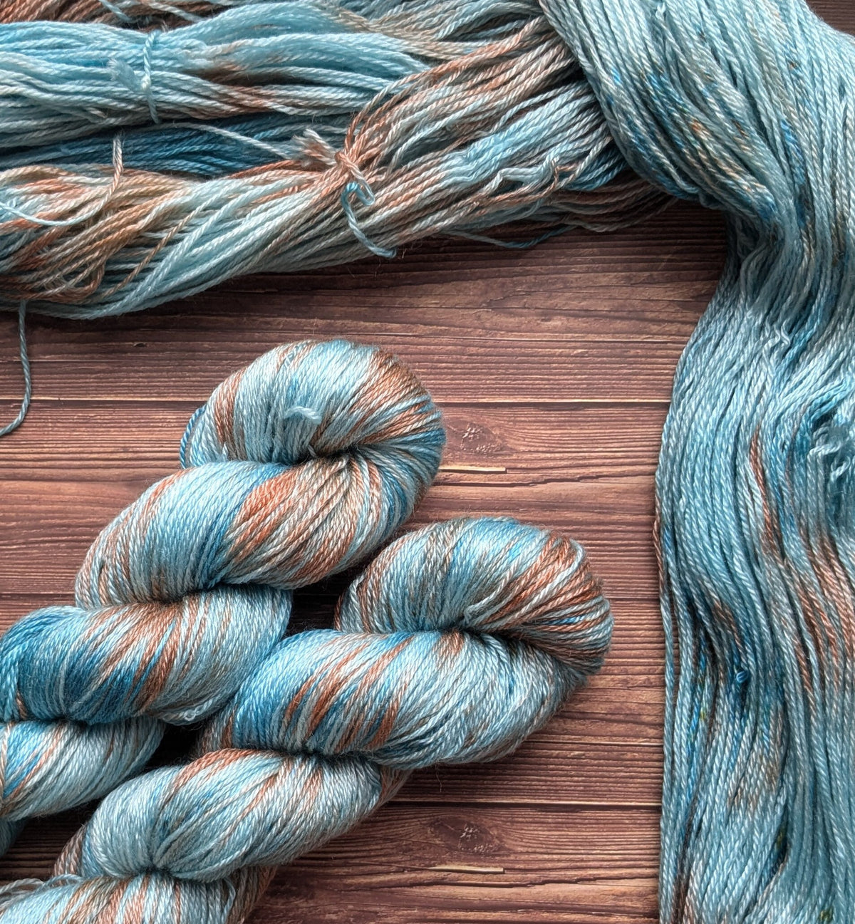 Echeveau Lyl Sunshine Tencel Merino – Fingering – Coloris Entre terre et mer