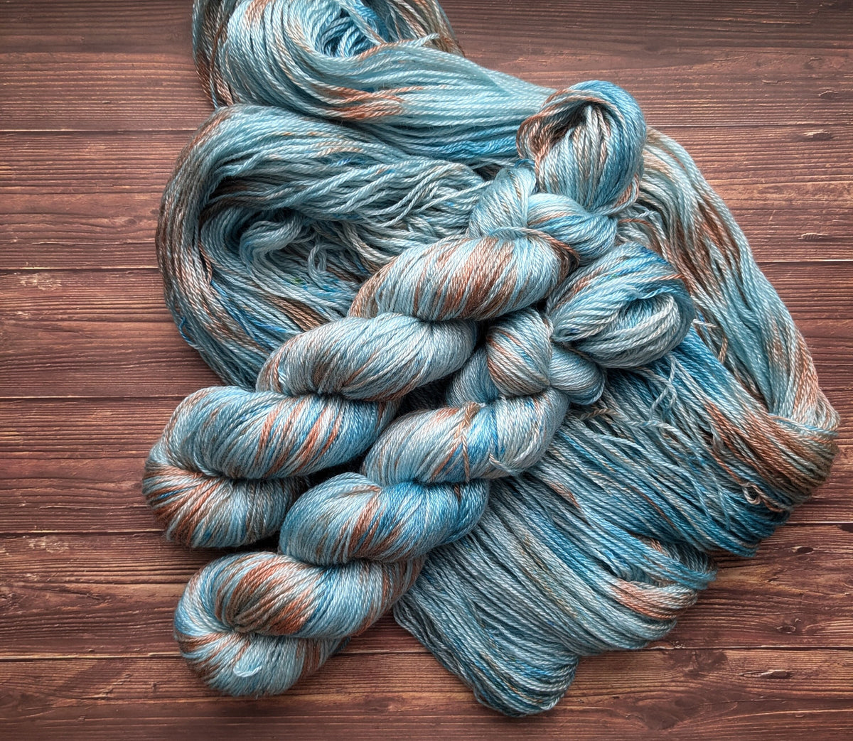 Echeveau Lyl Sunshine Tencel Merino – Fingering – Coloris Entre terre et mer
