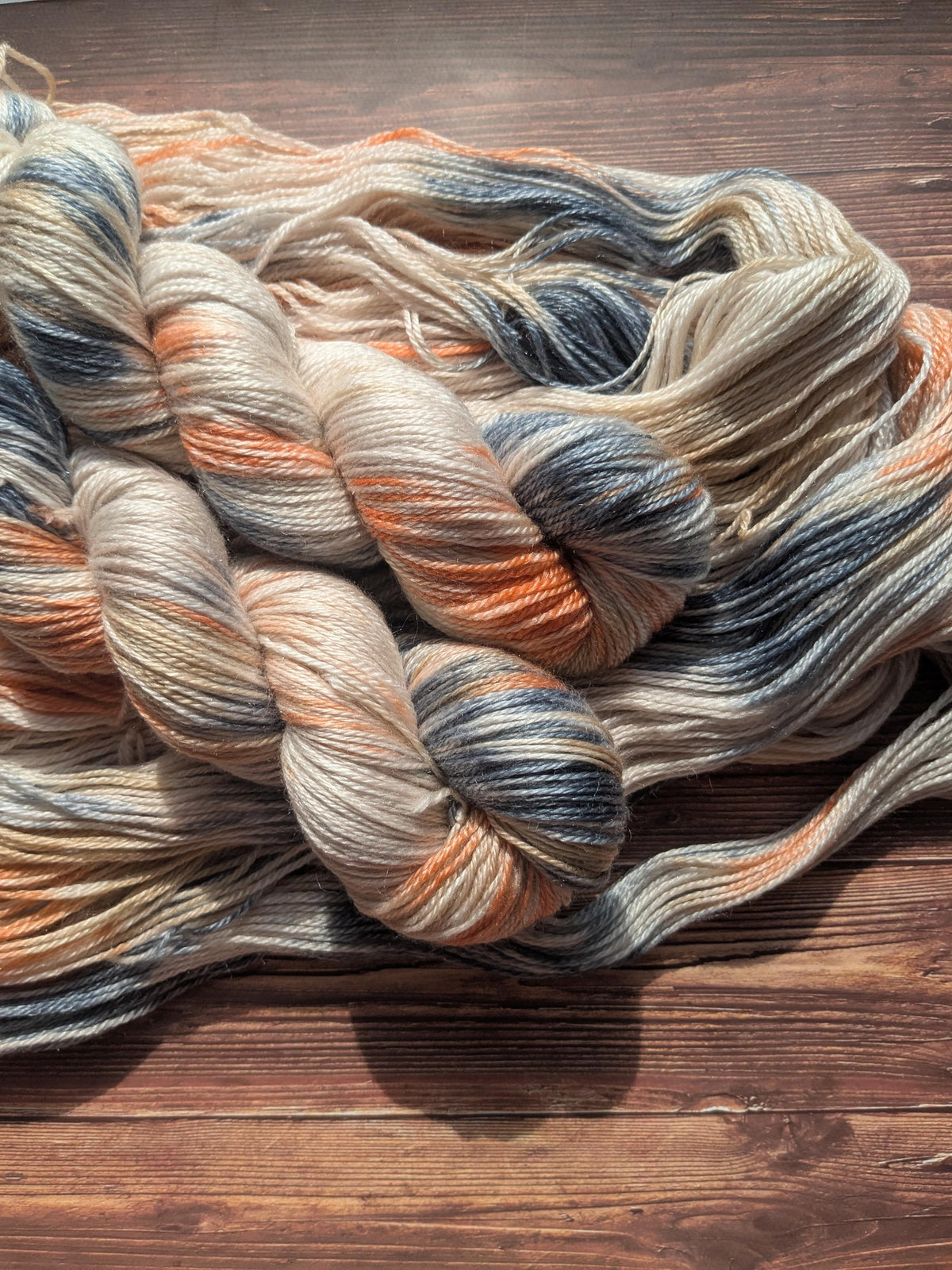 Echeveau Lyl Sunshine mérinos tencel – Fingering – Coloris Le Phare
