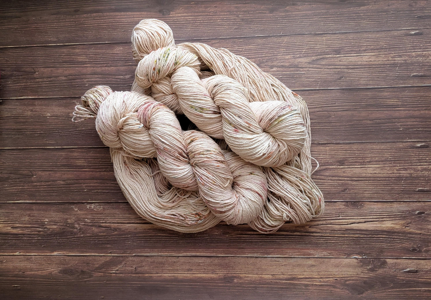 Echeveau Lyl Natural Silk bourette de soie - Fingering - Coloris Perdus dans le désert