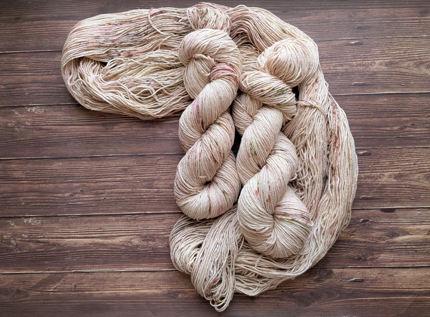 Echeveau Lyl Natural Silk bourette de soie - Fingering - Coloris Perdus dans le désert
