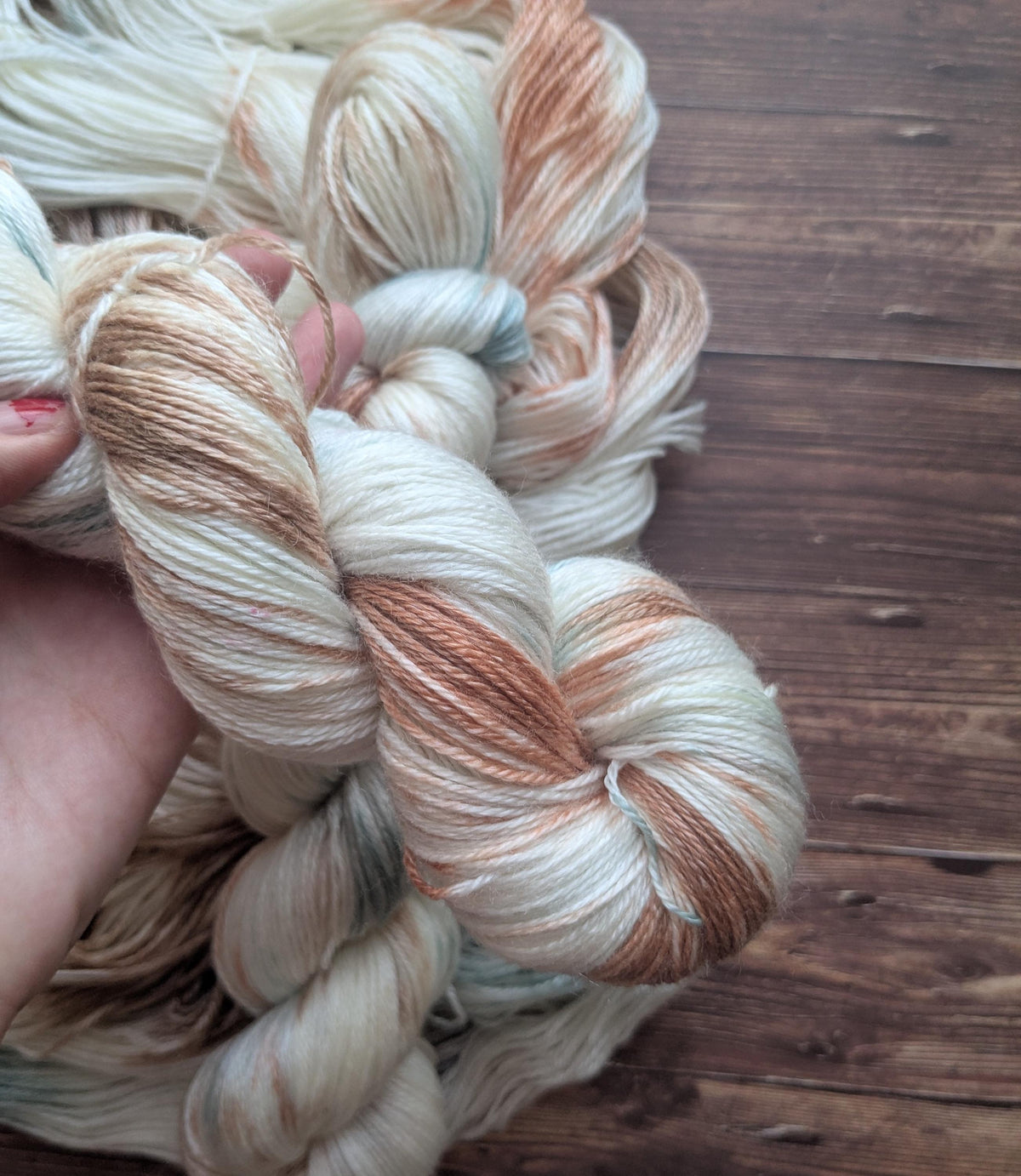 Echeveau Lyl Sunshine mérinos tencel – Fingering – Coloris Bout du monde